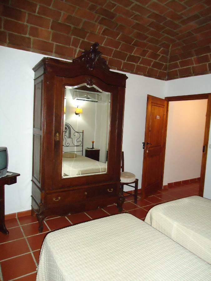 Monte Da Avo Chica Hotel Монсарас Екстериор снимка